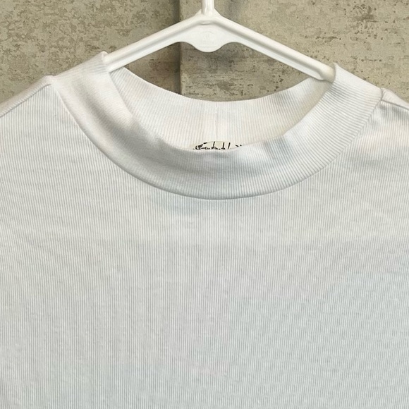 Intimately Free People White Short Sleeve Top Sz L Lettuce Hem Split Cuff - Picture 13 of 13